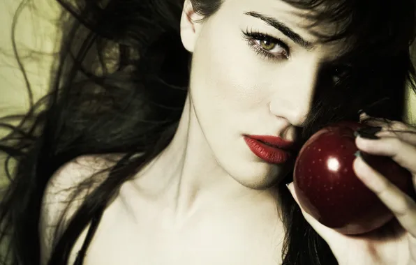 Picture girl, Apple, Roula Revi