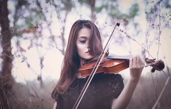 Girl, violin, the game