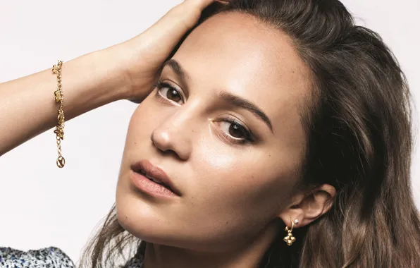 Look, girl, bracelet, Louis Vuitton, Alicia Vikander
