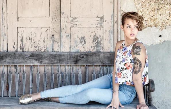 Girl, jeans, t-shirt, bench, tattoo