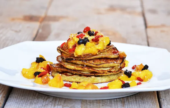 Fruit, raisins, pancakes