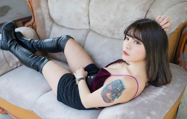 Picture face, style, sofa, tattoo, lies, legs, Asian