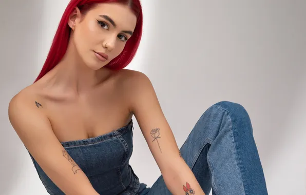 Look, pose, background, model, portrait, jeans, hands, makeup