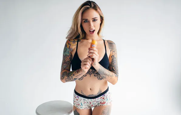 Look, girl, smile, style, tattoo, chair, ice cream, model