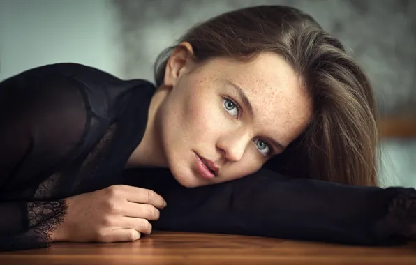 Picture freckles, sponge, the beauty, Lods Franck, Lise