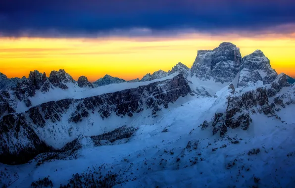 Picture winter, the sky, clouds, light, snow, sunset, mountains, yellow