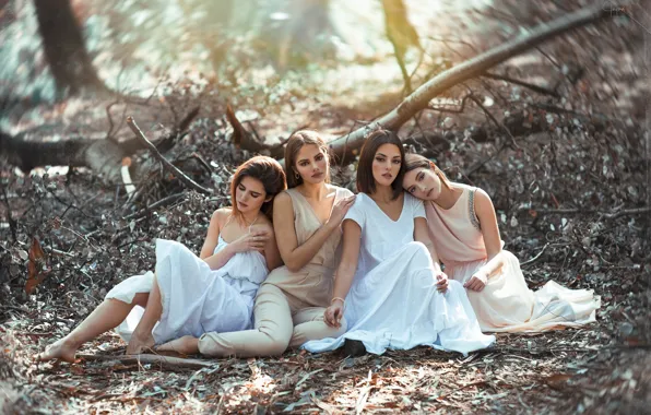 Four girls, Javier Jayma, Rosa Ortega, Carol Gallegos, Carmen Elektra, Alba Ortega