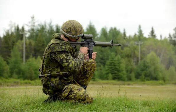 Picture weapons, shot, soldiers, Canadian Army
