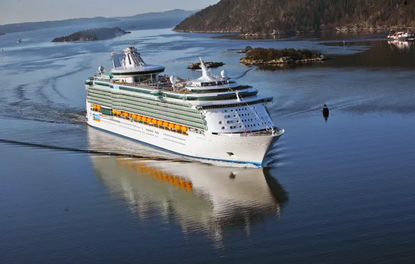 Liner, The ship, Passenger, On the go, Passenger liner, Independence of the Seas, Islands