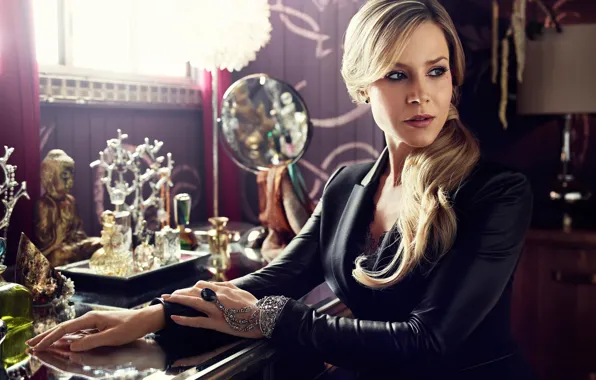 Picture the series, Defiance, Call, Julie Benz, Mayor Amanda Rosewater