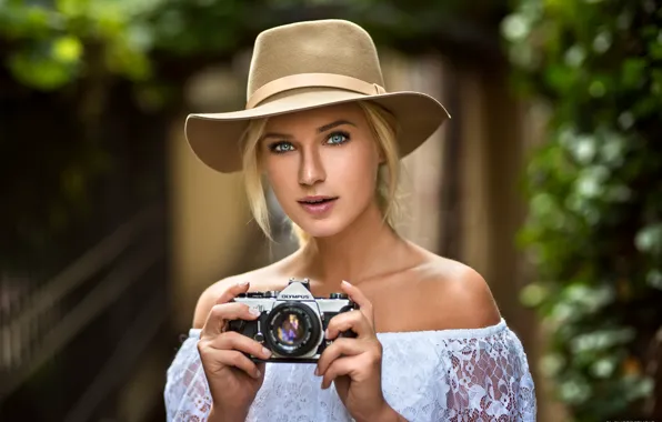 Picture girl, hat, photo, photographer, blue eyes, camera, model, beauty