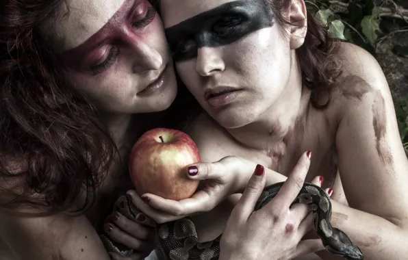 Picture girls, Apple, snake