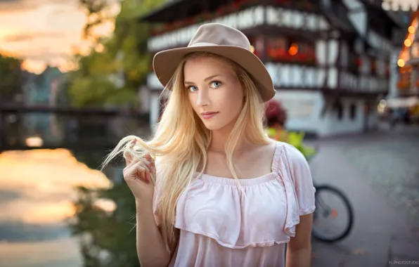 Picture look, the city, street, Girl, hat, dress, Alison, Lods Franck