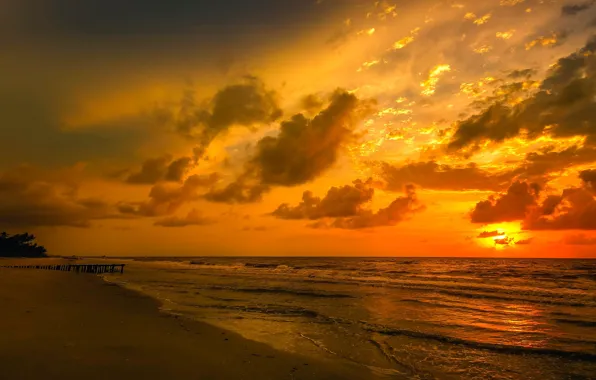 BEACH, SEA, HORIZON, The SKY, SAND, CLOUDS, SURF, PIER