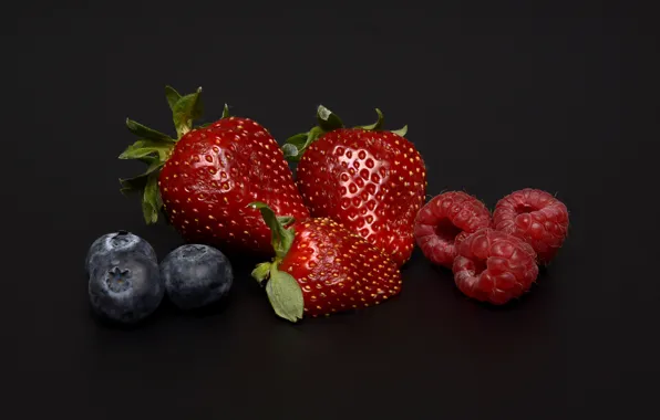 Macro, berries, raspberry, blueberries, strawberry
