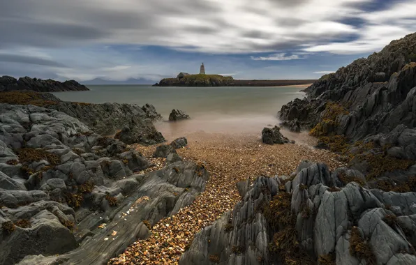 Picture North Wales, Anglesey, Llanddwyn Island, Boathouse, Bach Lighthouse