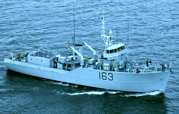 Canada, minesweeper, The Royal Navy, HMCS Miramichi