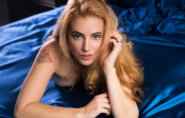 Picture face, model, hair, lies