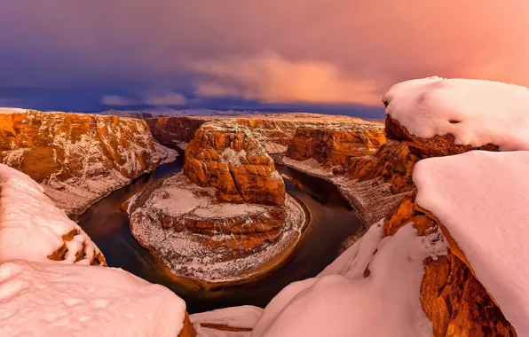 Picture winter, snow, USA, the Glen canyon, Horseshoe, Horseshoe Bend, Arizona, the smooth bend of the …