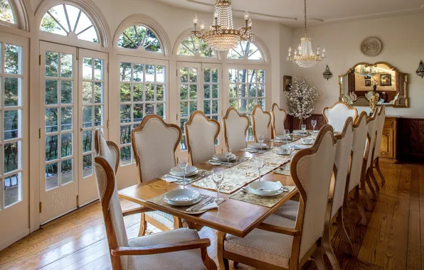 Design, table, chairs, mirror, chandeliers, dining room, serving