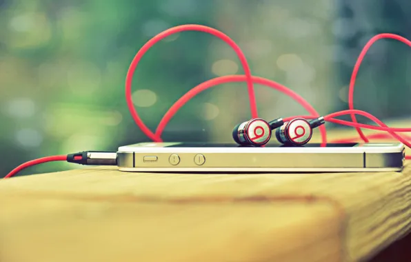 Picture Apple, headphones, Beats by dr. Dre, I Phone 4