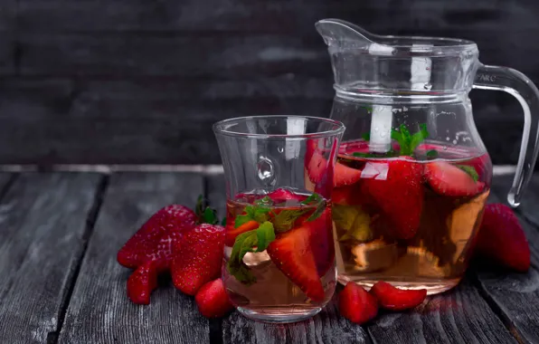 Strawberry, pitcher, mint, lemonade