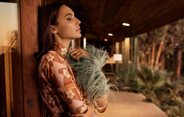 Pose, actress, Gal Gadot