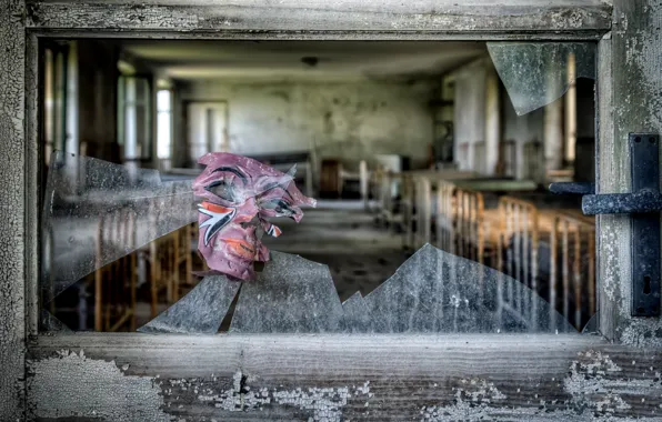 Glass, mask, window, naturalism