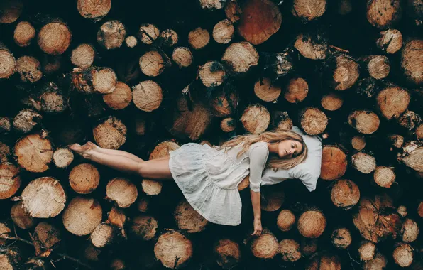 Picture girl, sleep, wood, Rosie Hardy, A place to rest your head