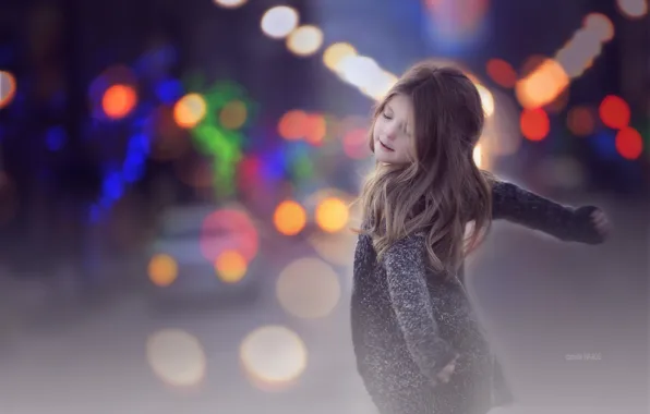 Picture the city, street, girl