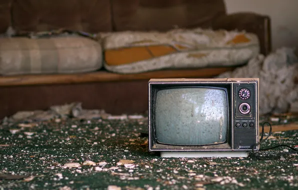 Background, TV, stuff
