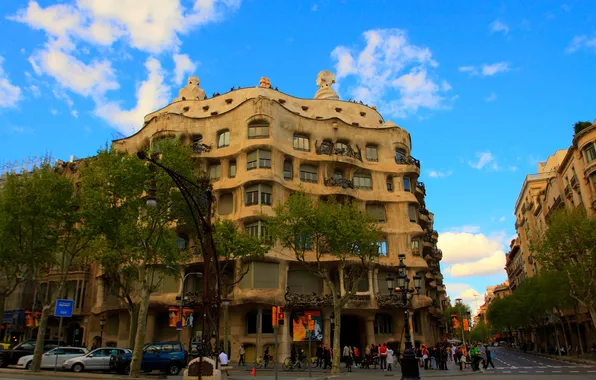 The sky, trees, people, street, home, Spain, Barcelona, Gaudi