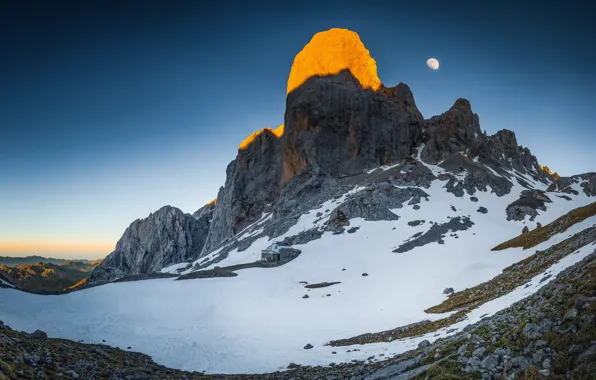 Winter, light, snow, mountains, rocks, tops