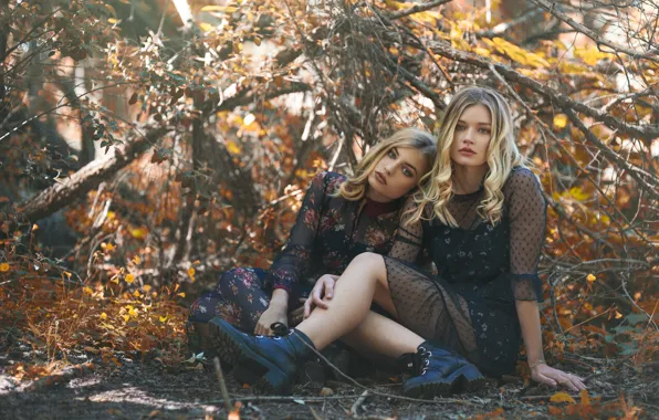 Two girls, Rosa, Javier Jayma, Iryna Dovgonos