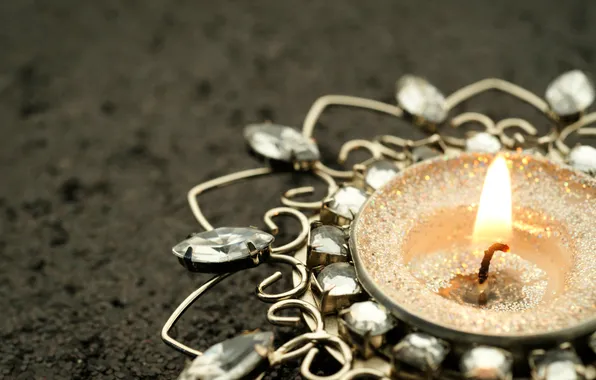 Picture flame, candle, sequins, podsvechnik