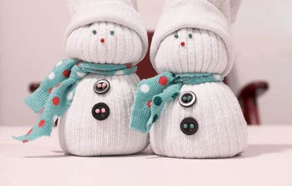Buttons, snowmen, caps, Toys, scarves