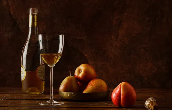 Picture glass, bottle, pear, white wine