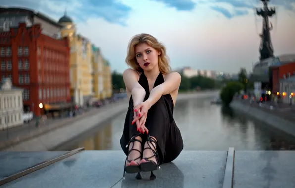 Picture girl, river, the city