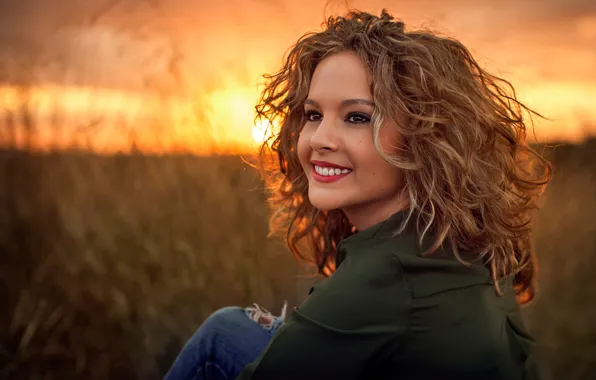 The sun, sunset, smile, portrait