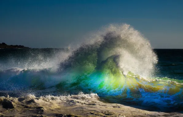 Wave, water splashes, ocean
