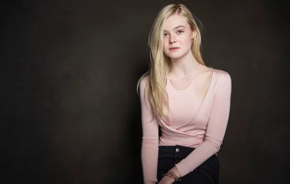 Picture photoshoot, for the film, Elle Fanning, Youth, Young Ones