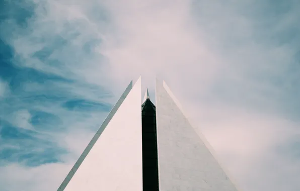 Sky, clouds, pyramid