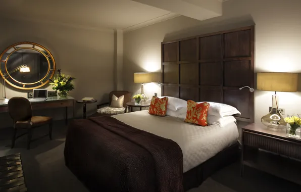 Picture bed, pillow, mirror, table, bedroom