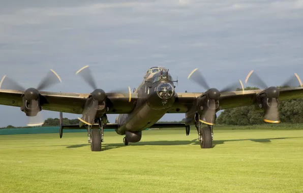 Picture bomber, four-engine, heavy, Lancaster