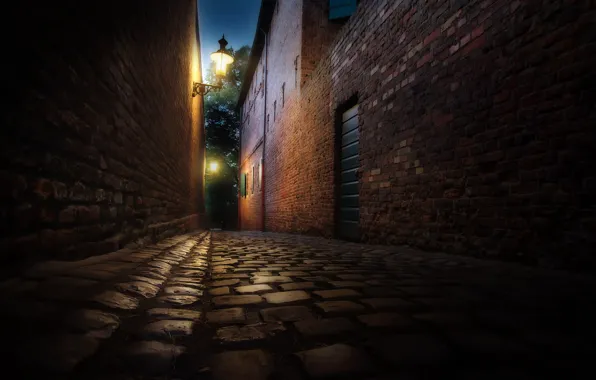 Night, the city, street