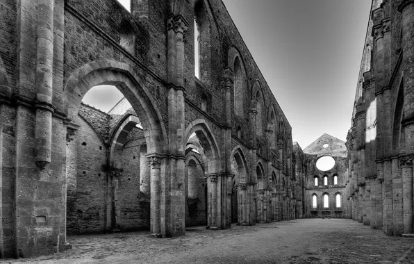 Church, Black and white, The ruins