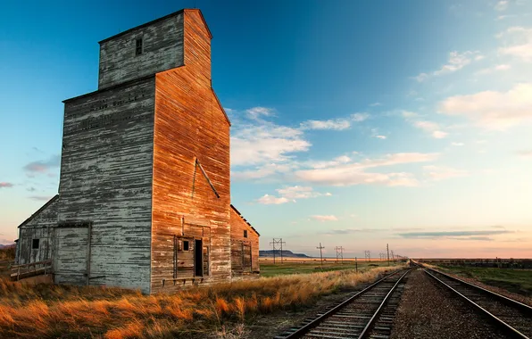 The city, rails, railroad