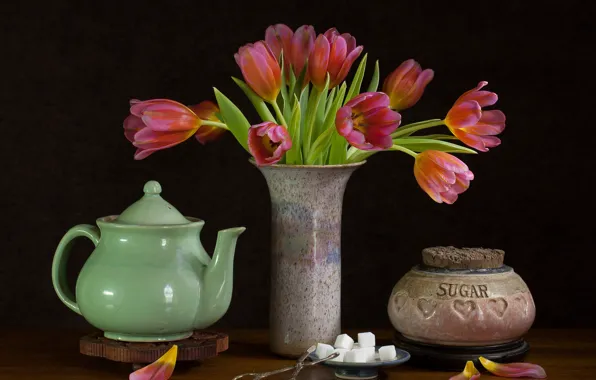 Tulips, dishes, sugar