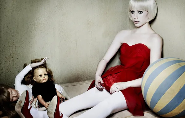 Picture toy, the ball, doll, Avril Lavigne