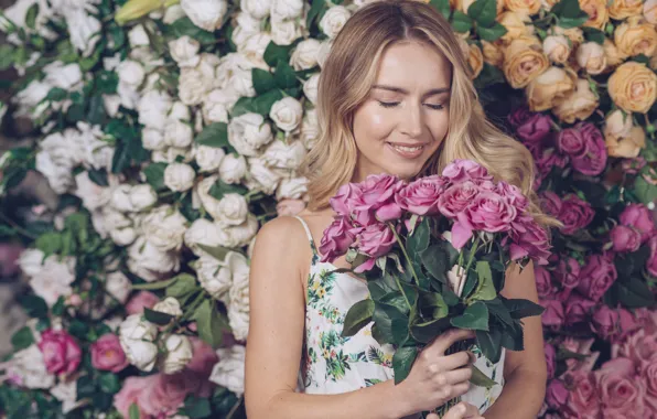 Picture girl, flowers, woman, roses, beauty, bouquet, colorful, blonde